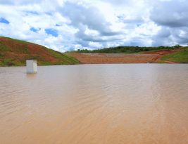 Em São Vicente do Seridó: Ricardo inaugura barragem, autoriza construção de escola e entrega dessalinizadores