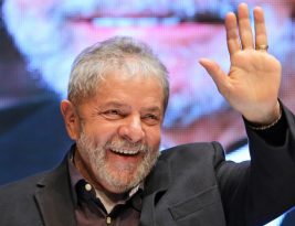 Papa Francisco se solidariza com Lula, pede para que ele ‘não desanime’ e ‘continue confiando em Deus’