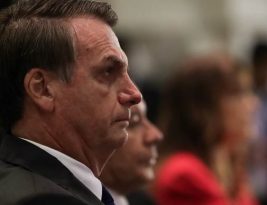 Bolsonaro chama de ‘idiotas úteis’ manifestantes em prol da educação