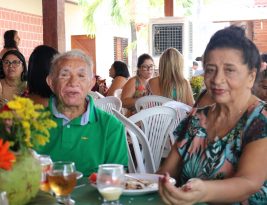 Dona Bastinha reúne familiares e amigos no Sinpol na linda festa do seu 80º aniversário