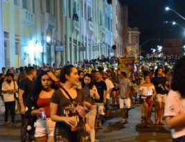 Bloco BOTA PRA DESCER arrasta cerca de 3 mil foliões pelas ruas do Centro Histórico de João Pessoa