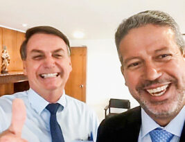 Centrão articula criação de cargo de “senador vitalício” para blindar Bolsonaro