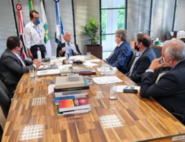 João Azevêdo se reúne com ministro do TCU e reivindica liberação das obras do Ramal Piancó