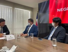 Leo Bezerra firma convênio em Brasília para implementação de hortas comunitárias em João Pessoa