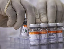 Governo negocia 7 milhões de doses da CoronaVac para crianças