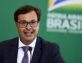 Ministro do Turismo pega coronavirus após encontro com Bolsonaro