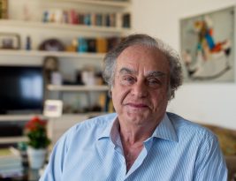 Complicações de AVC matam o jornalista e cineasta Arnaldo Jabor, aos 81 anos, em São Paulo