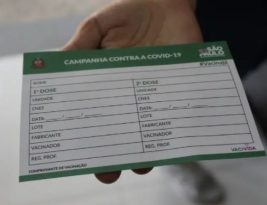 Trabalhadora que se negou a tomar vacina é demitida por justa causa; juíza confirma demissão