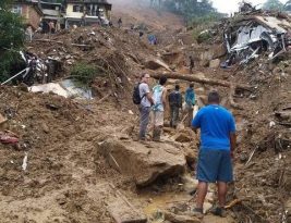 Com 55 mortos em Petrópolis (RJ), governador diz que situação é quase de guerra