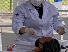 Ômicron faz média de mortes por Covid subir 566% no Brasil