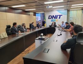 João Azevêdo recebe garantia do DNIT em Brasília para execução da obra do viaduto sobre a Ranieri Mazzilli, em João Pessoa