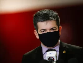 “Há o risco de Lula perder a eleição para Bolsonaro”, diz Randolfe