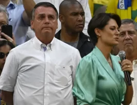Bolsonaro diz que Michelle pede R$ 5 mil ‘todo dia quando levanta’