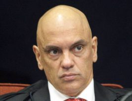 Alexandre de Moraes manda PF marcar depoimento de Bolsonaro sobre atos golpistas