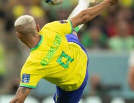 Brasil vence a Sérvia com dois gols de Richarlison na estréia da Copa