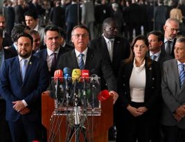 Bolsonaro diz que vai cumprir a Constituição; Ciro Nogueira inicia a transição