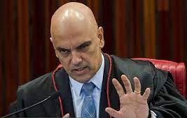 Moraes ameaça prender diretor da PRF caso ele não acabe com bloqueios