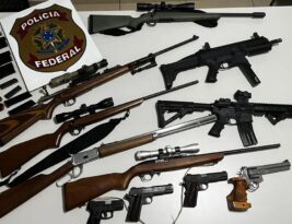 OPERAÇÃO: Polícia Federal exibe arsenal de guerra apreendido em ação contra bolsonarista