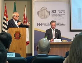 Cícero discute pacto federativo e projetos de mobilidade na Reunião Geral da Frente Nacional de Prefeitos, em São Paulo
