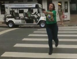 Gilmar Mendes suspende o porte de arma de Carla Zambelli e dá 48 horas para ela entregar a pistola à Polícia Federal