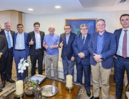 João Azevêdo discute “planos para o futuro” em reunião com Lula e Alckmin em Brasília