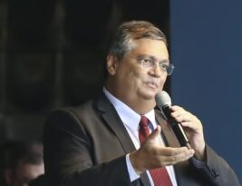 ‘Pequenos grupos extremistas não vão mandar no Brasil’, diz Dino sobre atos golpistas