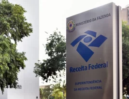 Herança do governo Bolsonaro é mantida na Receita Federal e incomoda servidores