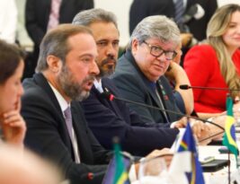 Ministro anuncia R$ 56 bilhões para plano de investimentos em transmissão de energia durante reunião com governadores do Nordeste