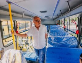 Prefeito Cícero Lucena entrega 20 ônibus escolares para transporte de alunos da Rede Municipal