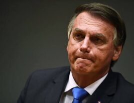 FECHANDO O CERCO: Alexandre de Morais manda apreender o passaporte de Bolsonaro
