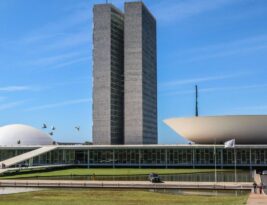 Novo salário mínimo, reajuste de servidores e outras três MPs entram na pauta do Congresso Nacional