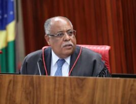 TSE: relator do caso Bolsonaro envia voto com 460 páginas a ministros