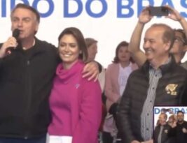 Bolsonaro agradece doações por Pix e ironiza: “Sobra pra comer um pastel com a dona Michelle”