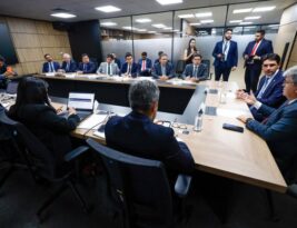 João Azevêdo se reúne com ministro e confirma para outubro assinatura da ordem de serviço para início das obras do aeroporto de Patos