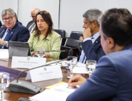 João Azevêdo apresenta ao ministro Camilo Santana projeto de criação de bolsa para reduzir evasão escolar