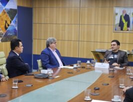 João Azevêdo discute andamento das obras do Polo Turístico Cabo Branco e do Centro de Convenções de Campina com ministro do Turismo