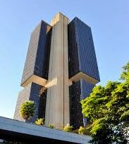 Banco Central lança concurso público com mais de 100 vagas e salários de até R$ 20 mil