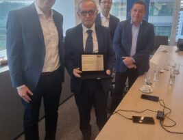 Cícero Lucena recebe prêmio da Motorola Solutions por investimentos na área de tecnologia em João Pessoa