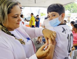 Vacinação contra dengue é retomada nesta segunda-feira para crianças e adolescentes de 10 a 14 anos