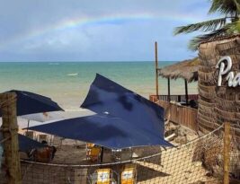Praiô Beach Club é interditado por despejo irregular de esgoto na Praia do Seixas, em João Pessoa