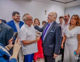 Cícero Lucena transmite cargo de prefeito ao presidente do TCE-PB, Nominando Diniz