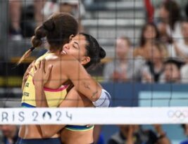 Ana Patrícia e Duda batem canadenses e conquistam ouro do vôlei de praia