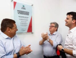 João Azevêdo entrega Hospital em Pocinhos, autoriza ampliação de serviços e fortalece regionalização da Saúde na Paraíba