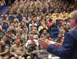 João Azevêdo oficializa promoção de 496 policiais e bombeiros e celebra mais de 15 mil ascensões nas Forças de Segurança em cinco anos