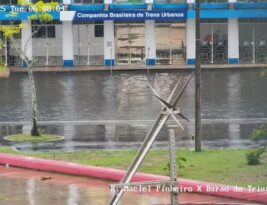 Vários pontos de alagamento são registrados em João Pessoa após chuvas intensas na madrugada