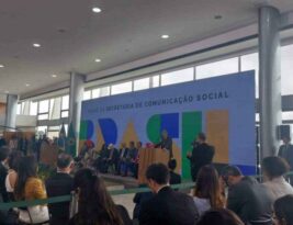 Sidônio toma posse, critica Meta e promete comunicação efetiva