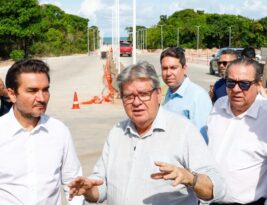 João Azevêdo e ministro Celso Sabino acompanham obras no Polo Turístico Cabo Branco e destacam bom momento do turismo na Paraíba
