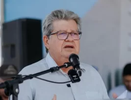 Governador entrega novo residencial para 144 famílias e formaliza apoio a eventos religiosos e de carnaval em Campina Grande