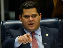 Davi Alcolumbre é eleito presidente do Senado com 73  dos 81 votos da Casa