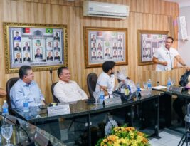 Vice-governador inspeciona obras e recebe Título de Cidadão de Riacho dos Cavalos